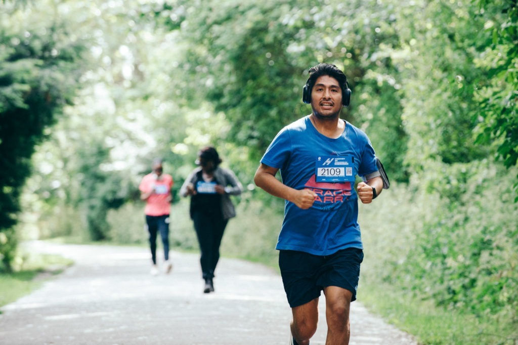 3 runners during hackney marathon